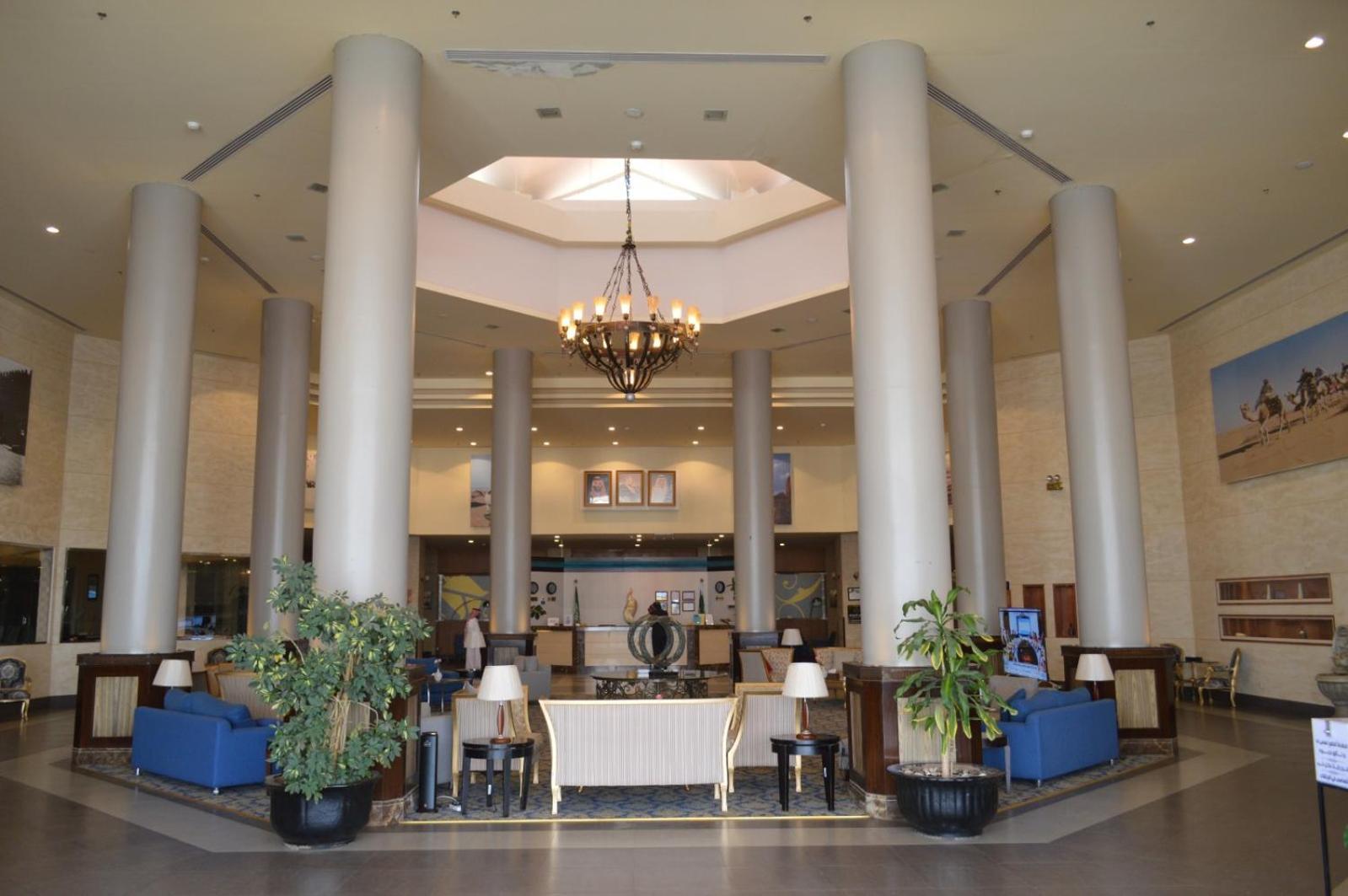 Golden Tulip Hail Exterior foto